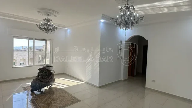 شقة - عمان البيادر بأجمل شارع بحي الصناعة  - 82000 دأ