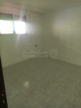 شقة في الحي الشرقي خلف المغفر الشرقي عمارة الؤلؤه  - 27,000 دأ - صورة NaN