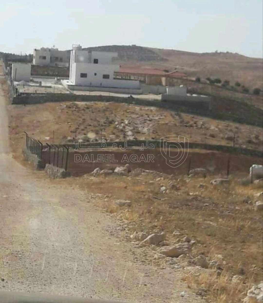 أرض في عين والمعمرية قرب مزرعة الحسام وشاليه ابوالعز - 30,000 دأ - صورة 1