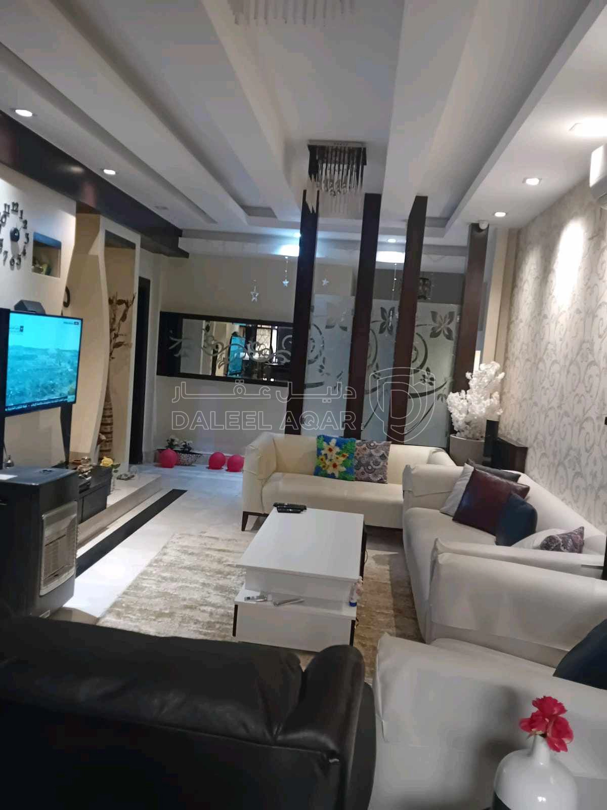 شقة في عماره ٤٢ - 140,000 دأ - صورة 1
