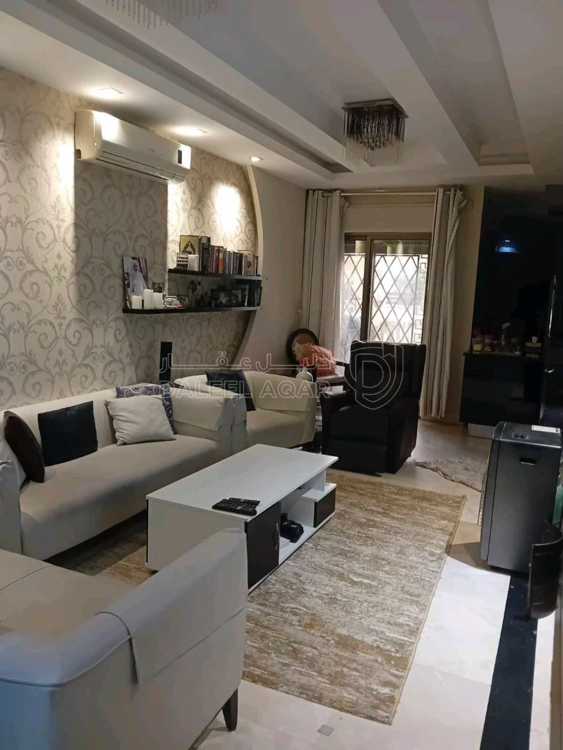 شقة في عماره ٤٢ - 140,000 دأ - صورة 1