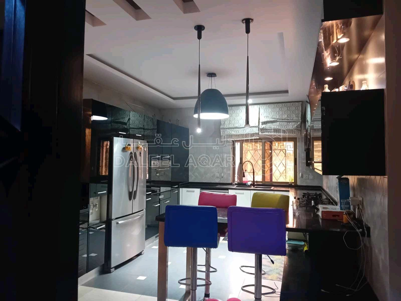شقة في عماره ٤٢ - 140,000 دأ - صورة 1