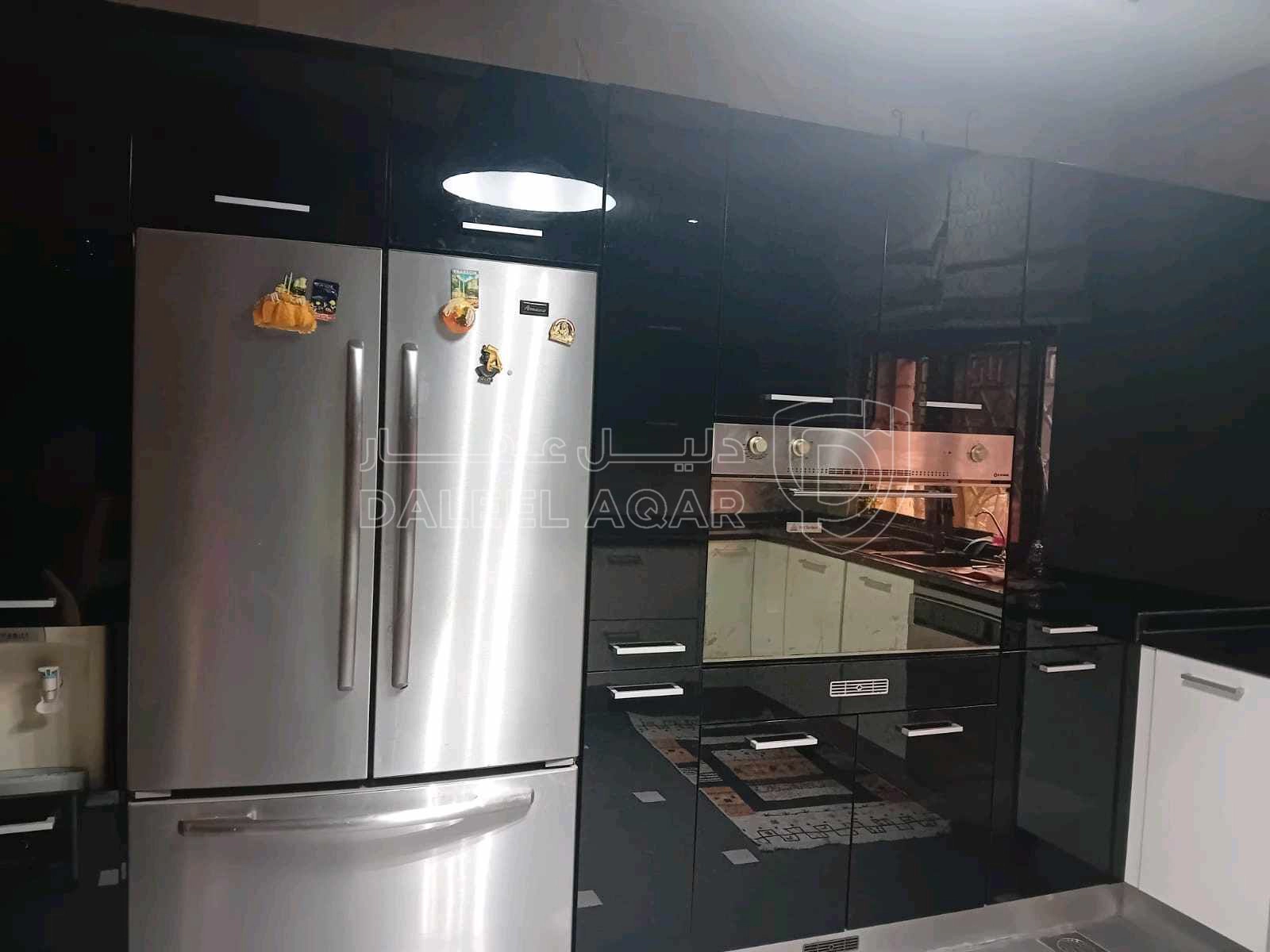 شقة في عماره ٤٢ - 140,000 دأ - صورة 1
