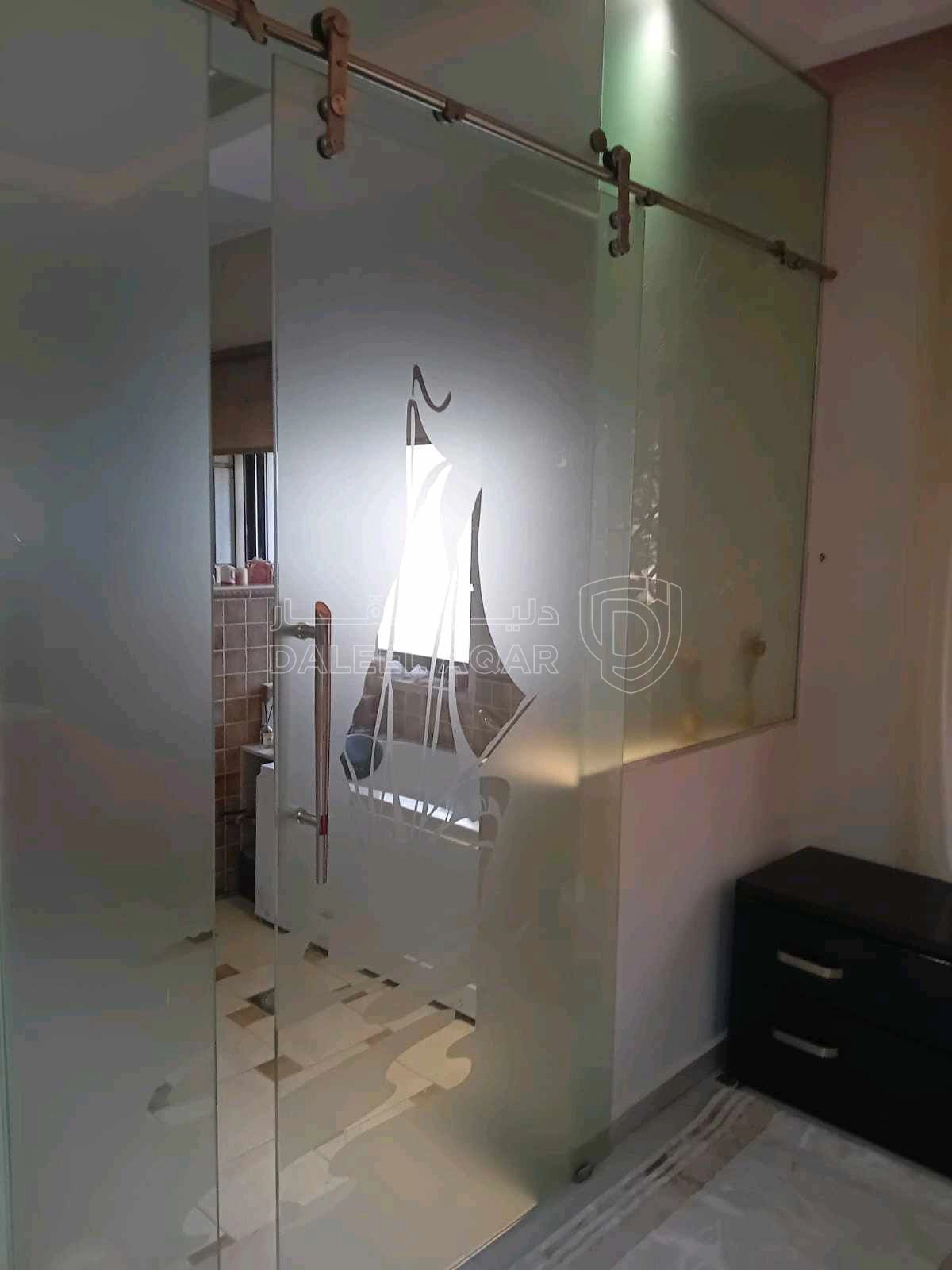 شقة في عماره ٤٢ - 140,000 دأ - صورة 1