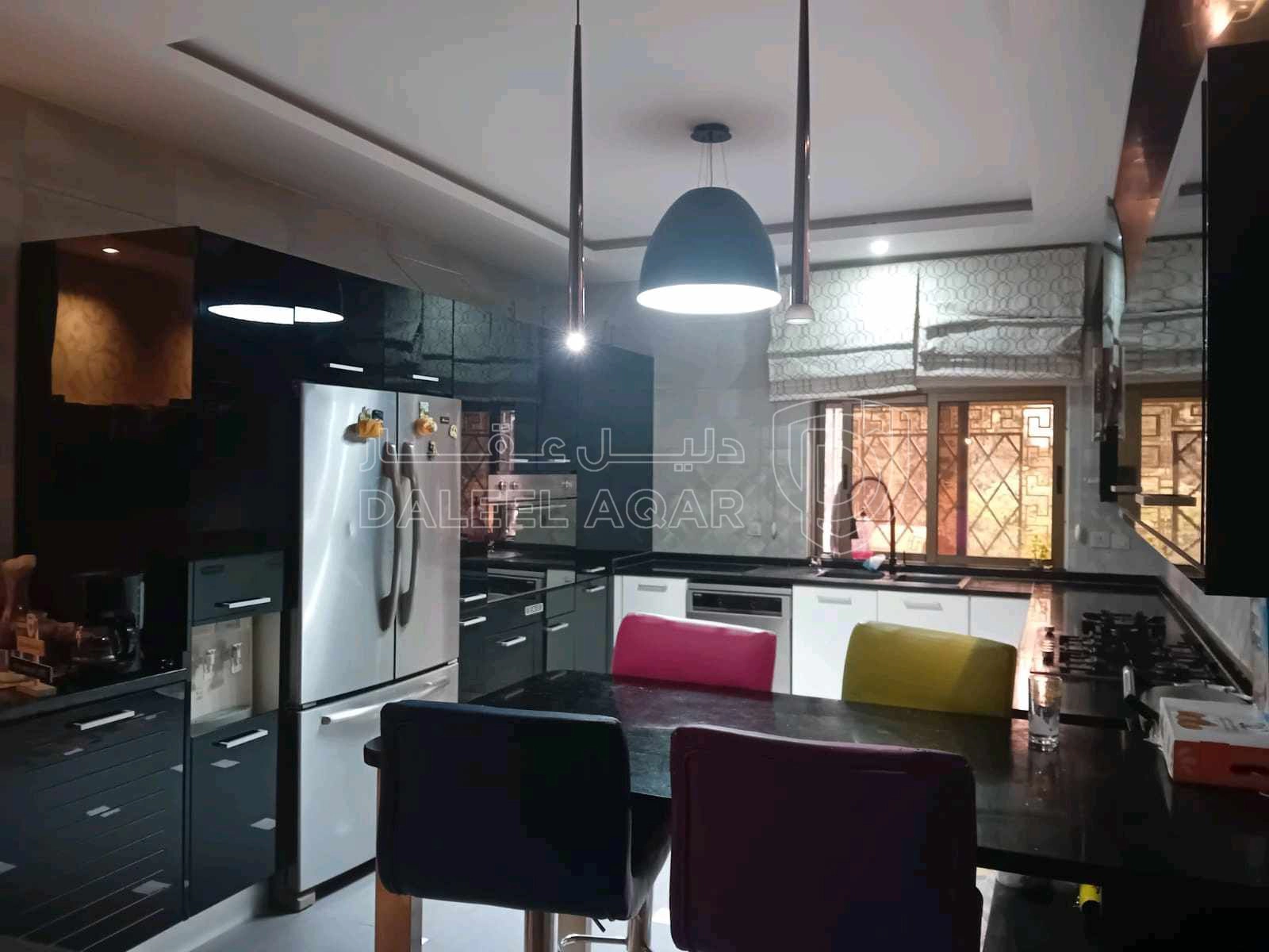 شقة في عماره ٤٢ - 140,000 دأ - صورة 1