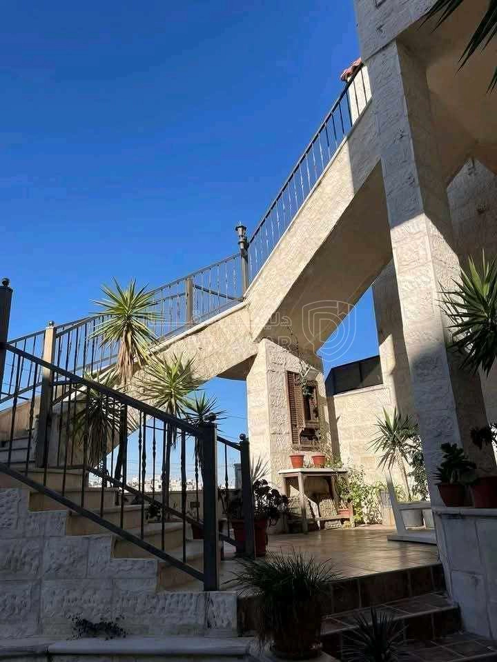 فيلا/منزل في السلط- البقيع  - 160,000 دأ - صورة 1