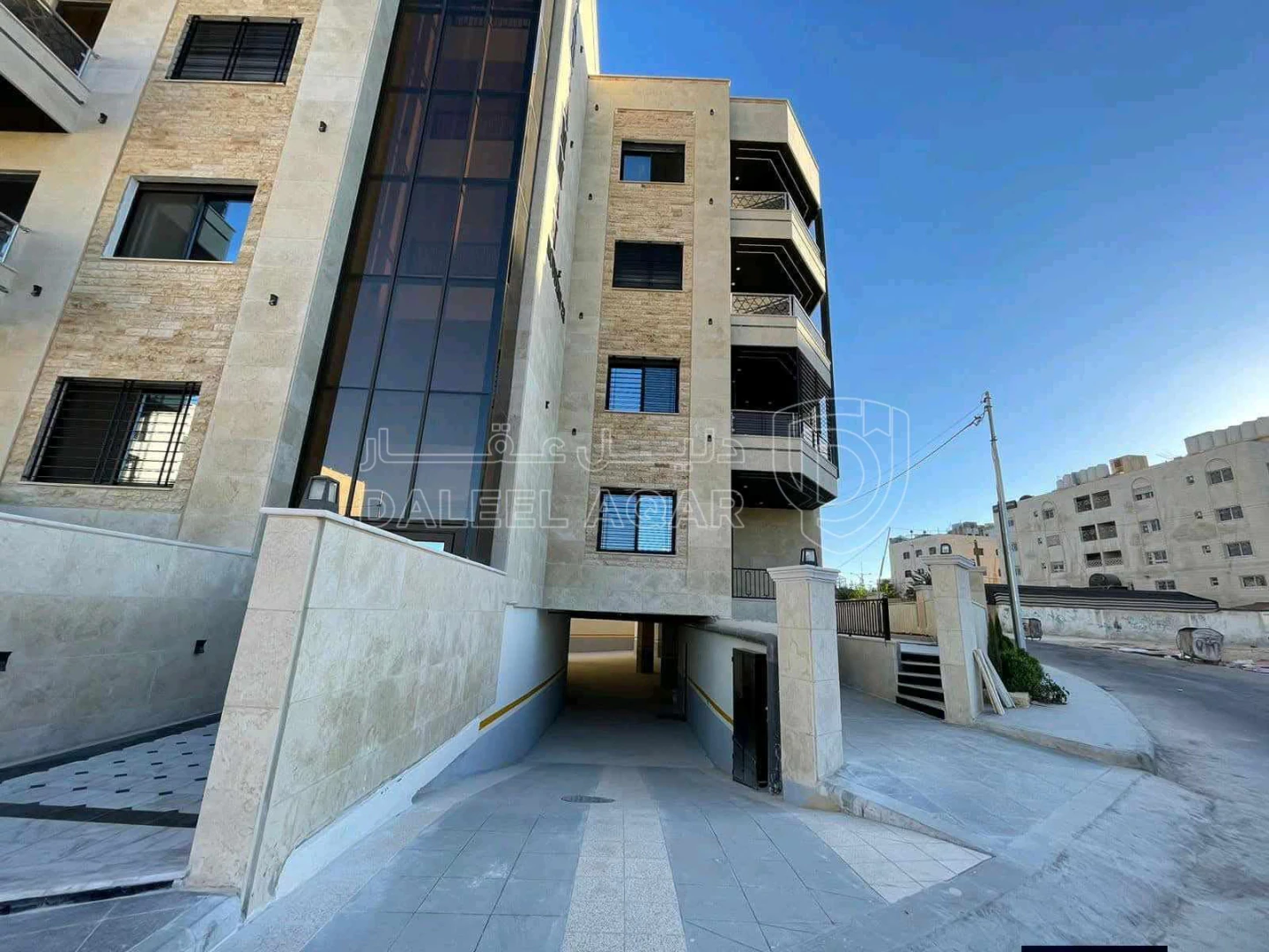 شقة في عمان منطقة روضة بالقرب من جبل الزهور - 86,000 دأ - صورة 6
