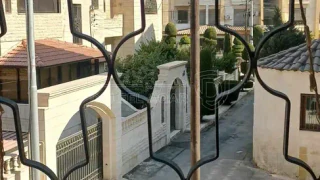 شقة - عمان بين شارع المدينة المنورة والموفنبيك - 86000 دأ