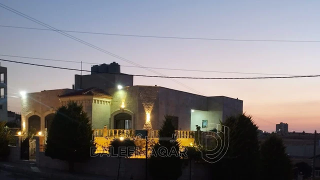 فيلا/منزل في بيت شبه فيلا طابقين على شارعين  كل طابق منفصل - 285,000 دأ - صورة NaN