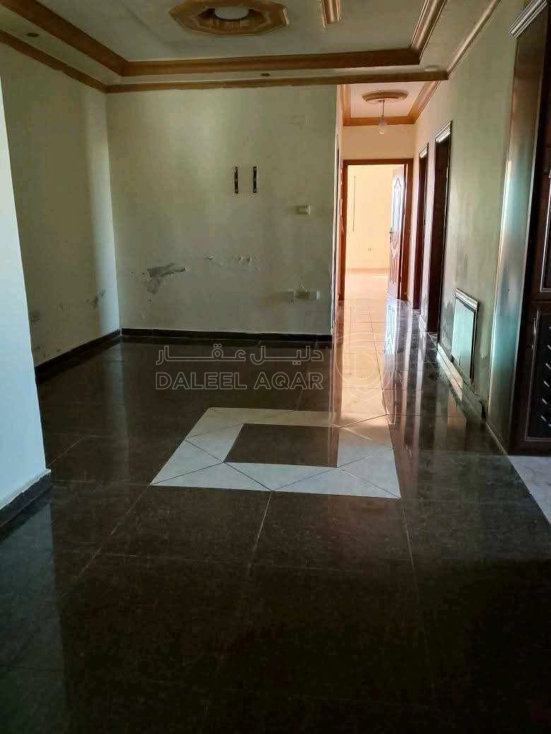شقة في اربد مقابل مخفر اربد الشرقي  - 30,000 دأ - صورة 1