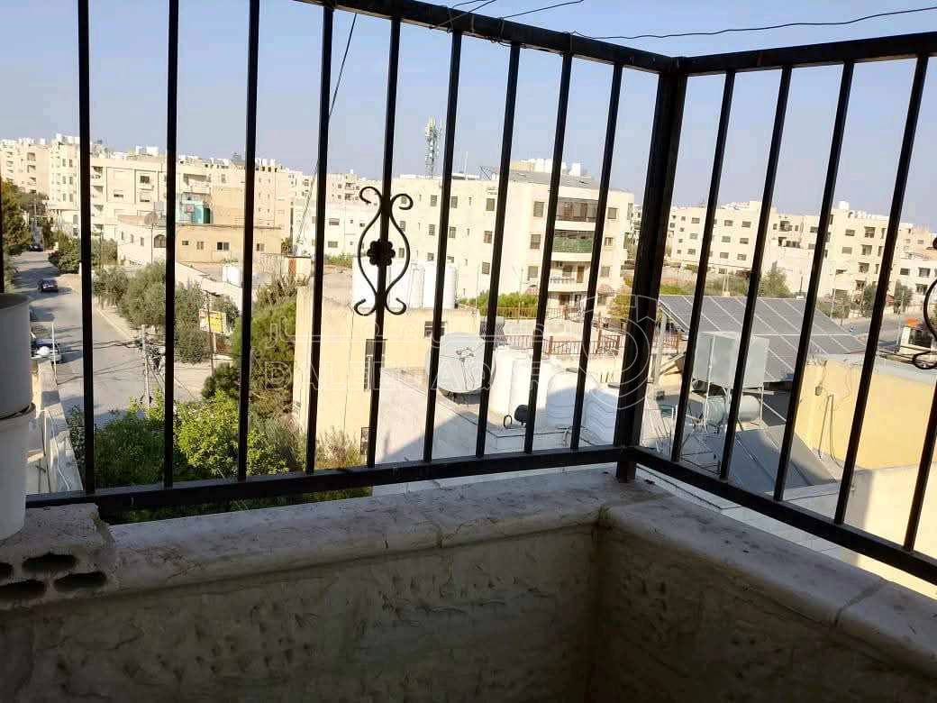 شقة في اربد مقابل مخفر اربد الشرقي  - 30,000 دأ - صورة 1