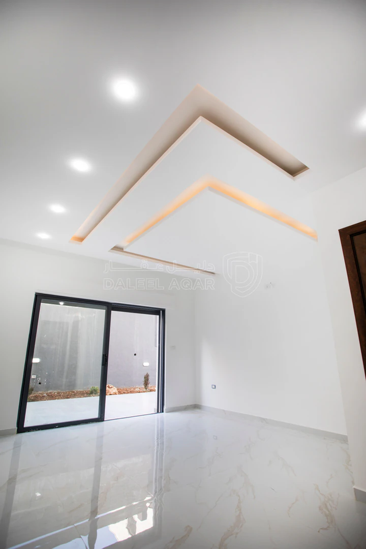 شقة في قرب طلوع الجاذبيه - 94,000 دأ - صورة 1