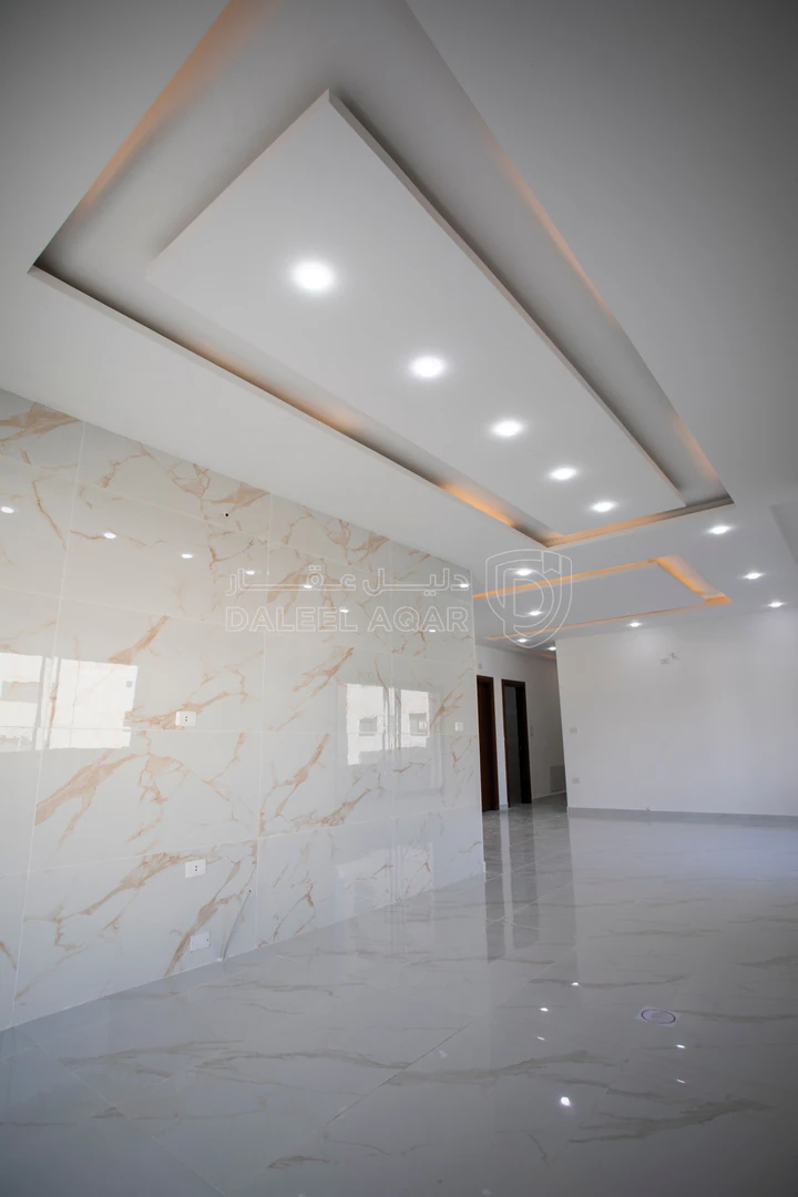 شقة في قرب طلوع الجاذبيه - 94,000 دأ - صورة 1