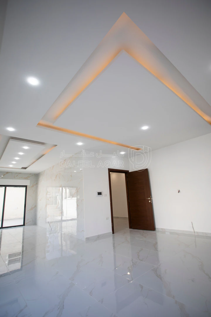 شقة في قرب طلوع الجاذبيه - 94,000 دأ - صورة 1