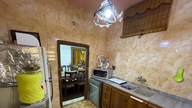 شقة في الزرقاء - حي معصوم  - 16,500 دأ - صورة NaN
