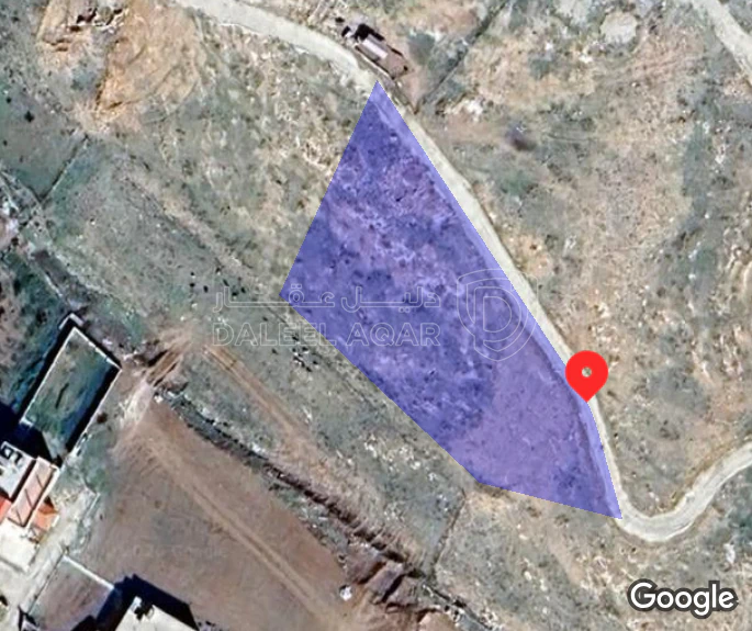 أرض في لواء مؤاب /الحسينية الحي الشرقي  - 26,000 دأ - صورة 1