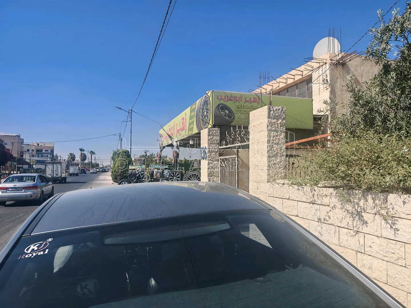 أرض في اربد الحي الشرقي على الشارع الرئيسي - 420,000 دأ - صورة 1