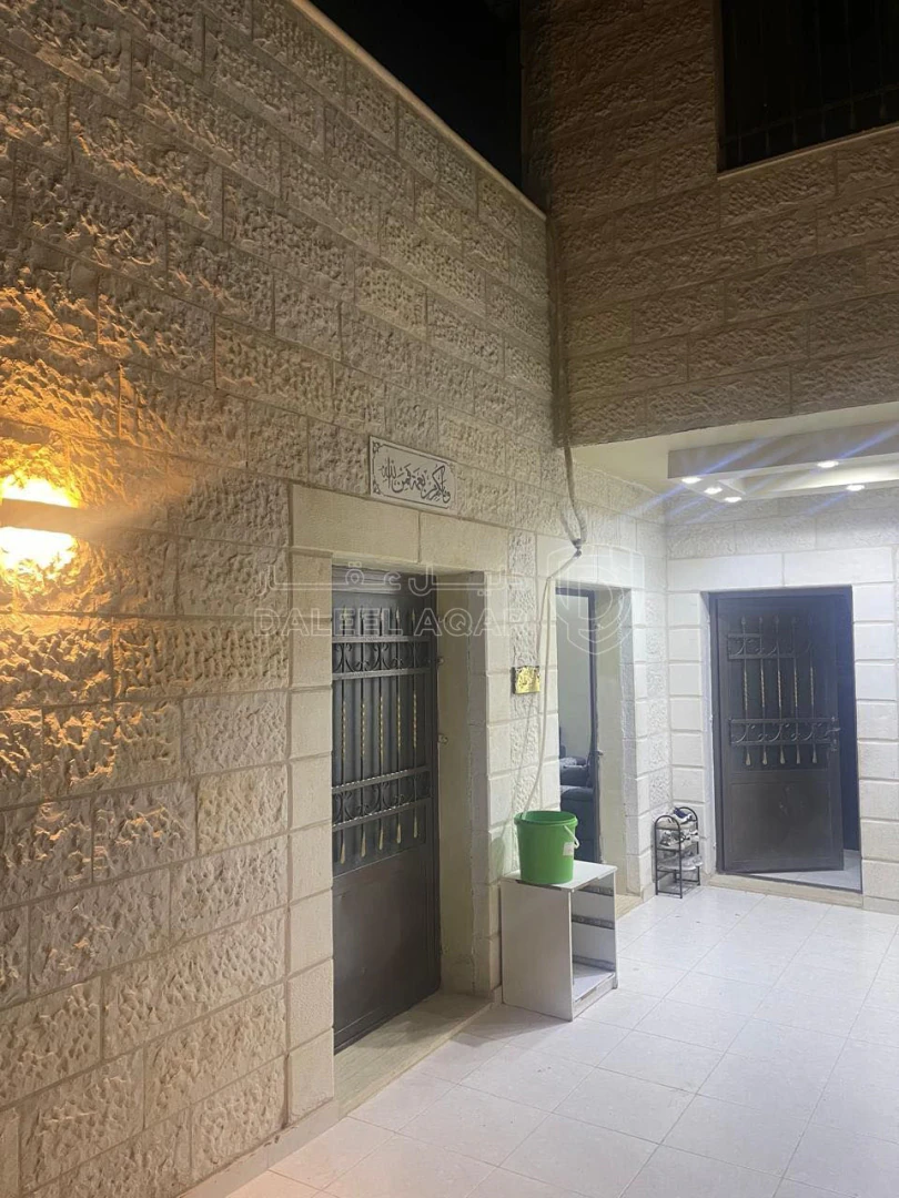 فيلا/منزل في اتوستراد عمان الزرقا حي الجندي  - 155,000 دأ - صورة 1