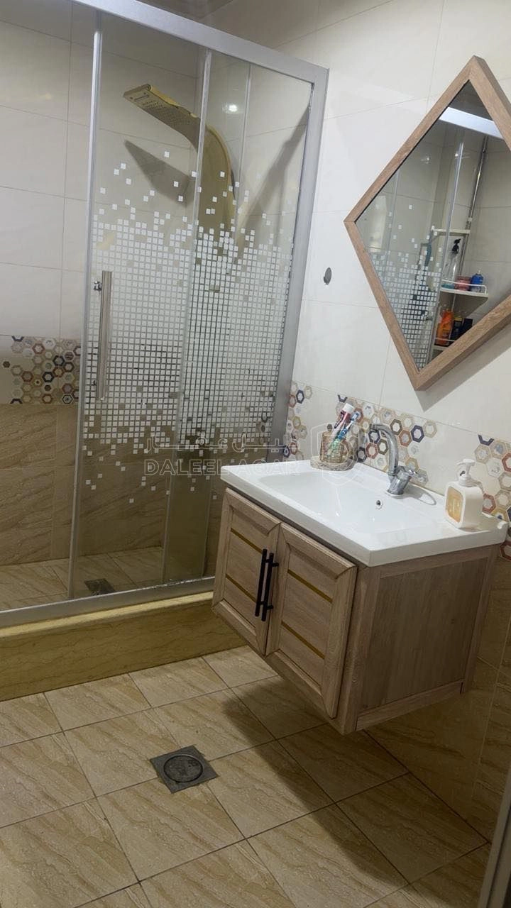 فيلا/منزل في اتوستراد عمان الزرقا حي الجندي  - 155,000 دأ - صورة 1