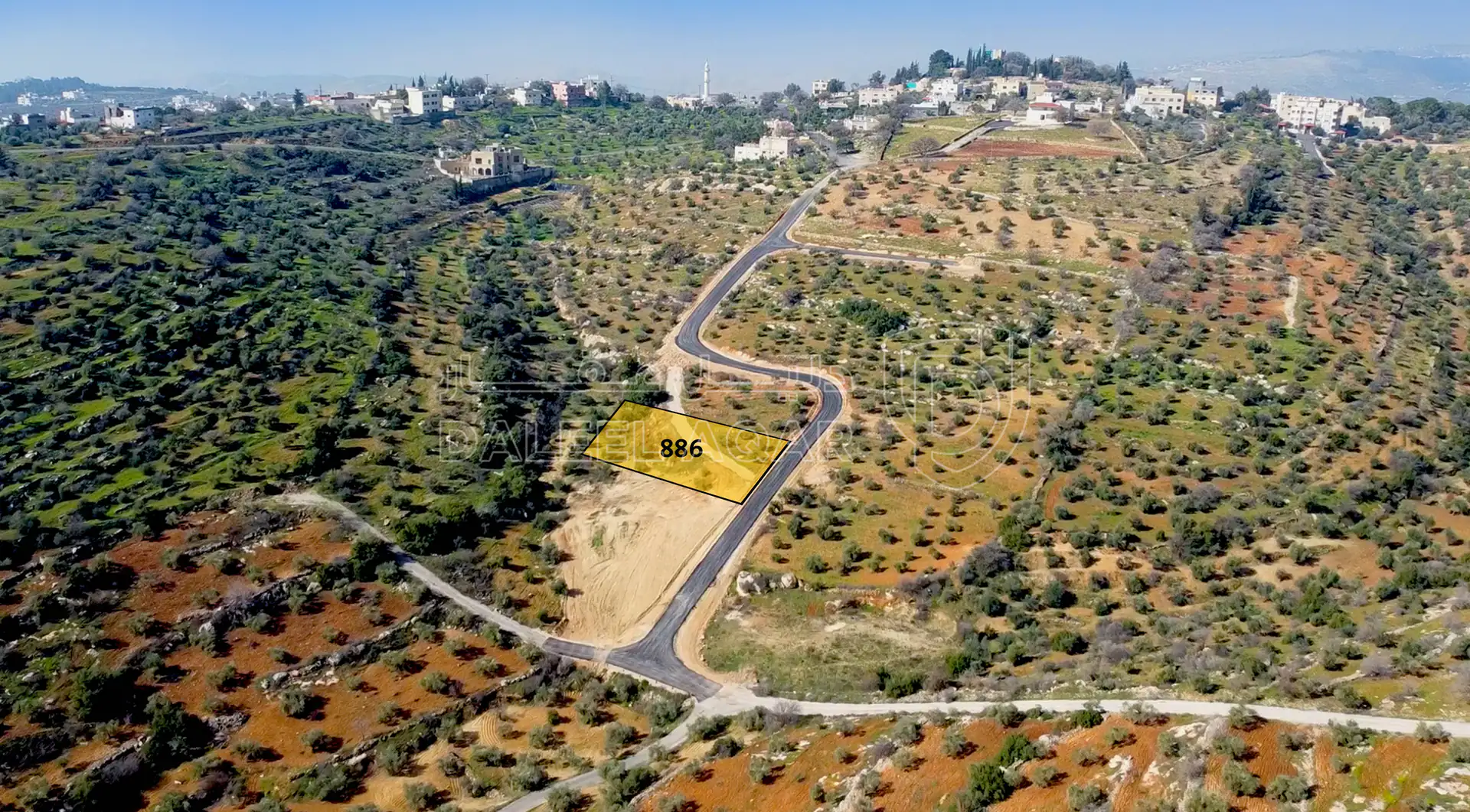 أرض في أرض سكنية للبيع في بدر الجديدة 4كم عن دوار السوسنة - 155,000 دأ - صورة 1