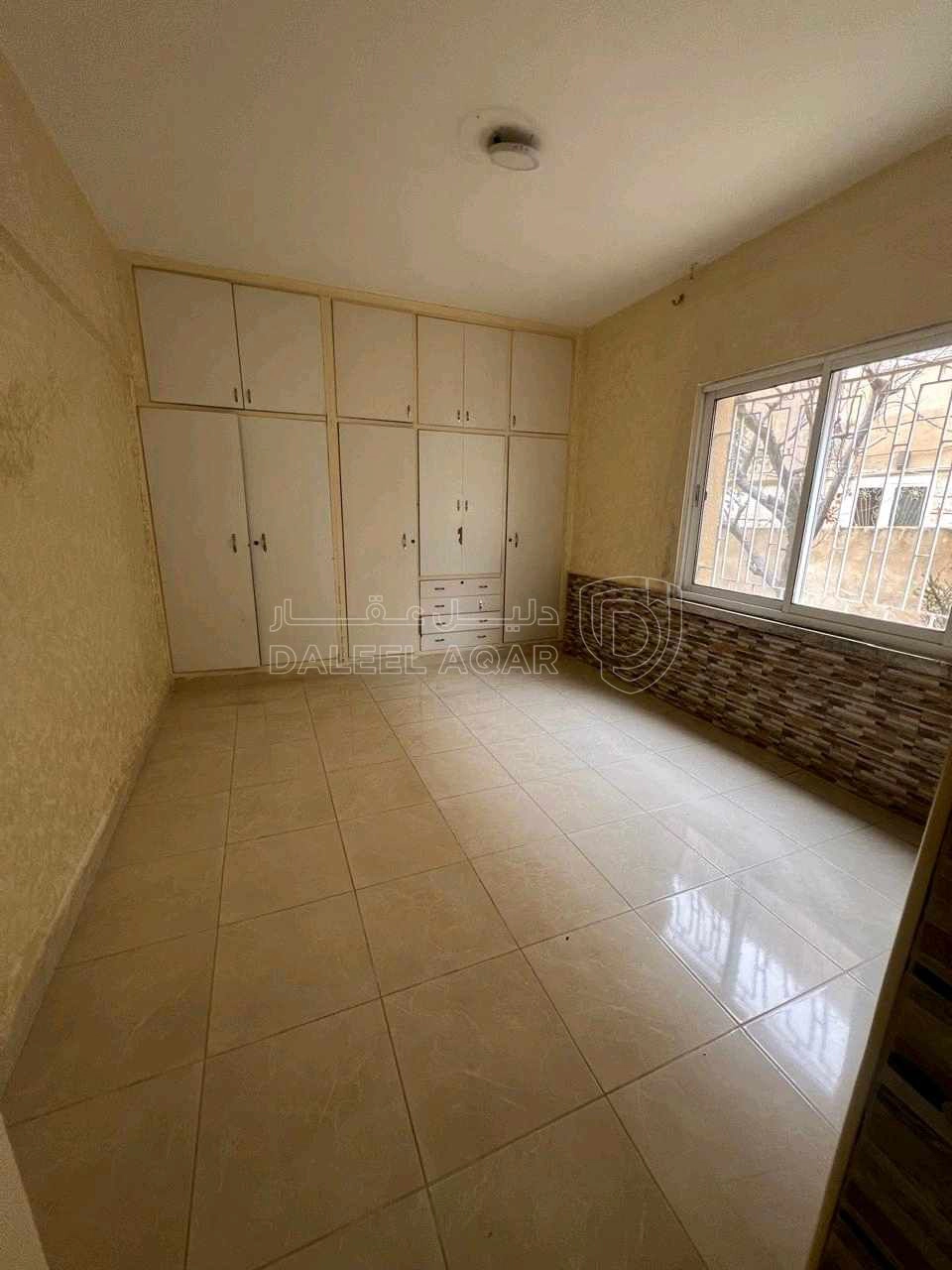 شقة في عمان ضاحية الحسين للإسكان - 57,000 دأ - صورة 1