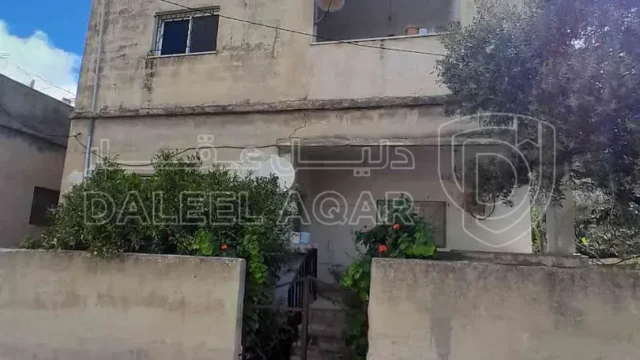 مبنى - بناية ثلاث طوابق في اربد الحي الشمالي  - 60000 دأ