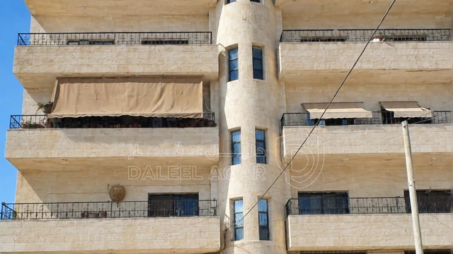 مكتب/تجاري في ا اربد حنينا شارع اجنادين متفرع من شارع القدس - 55,000 دأ - صورة NaN