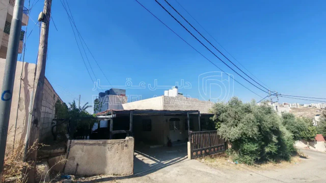 فيلا/منزل - ناعور حي الشهيد بجانب وزارة العمل - 150000 دأ