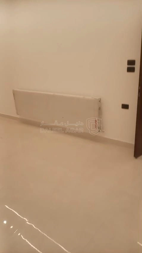 شقة في خلف جامعه البتراء - 107,000 دأ - صورة 1