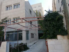 مبنى في تلاع العلي دخلة مطعم السروات  - 600,000 دأ - صورة NaN