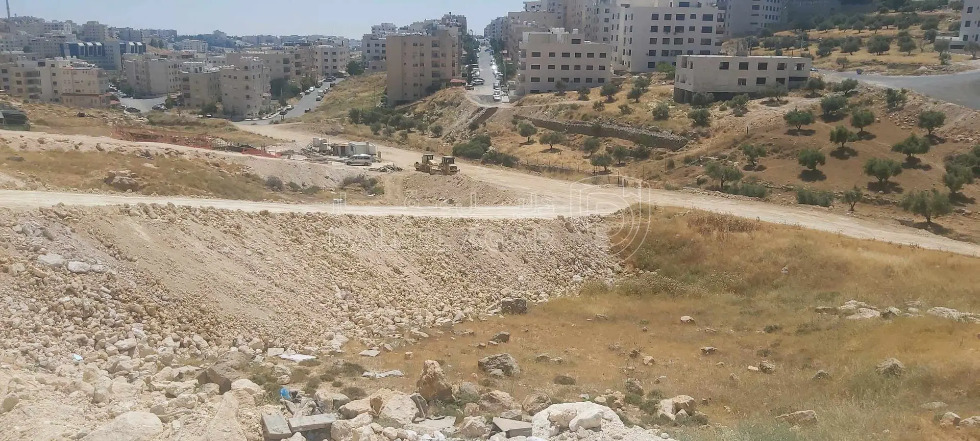 أرض في عمان الجبيهة حوض ابو العوف - 130,000 دأ - صورة 1