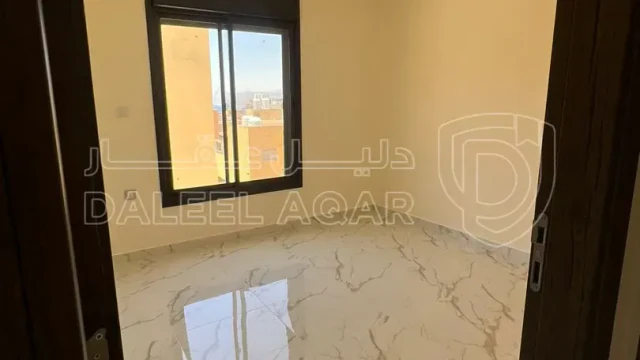 شقة - العقبة التاسعة اهالي شارع الوسط الصايدين - 64000 دأ
