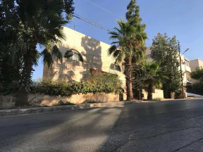 أرض في الجاردنز، شارع خالد الزريقات، فيلا رقم٢٢ - 450,000 دأ - صورة NaN