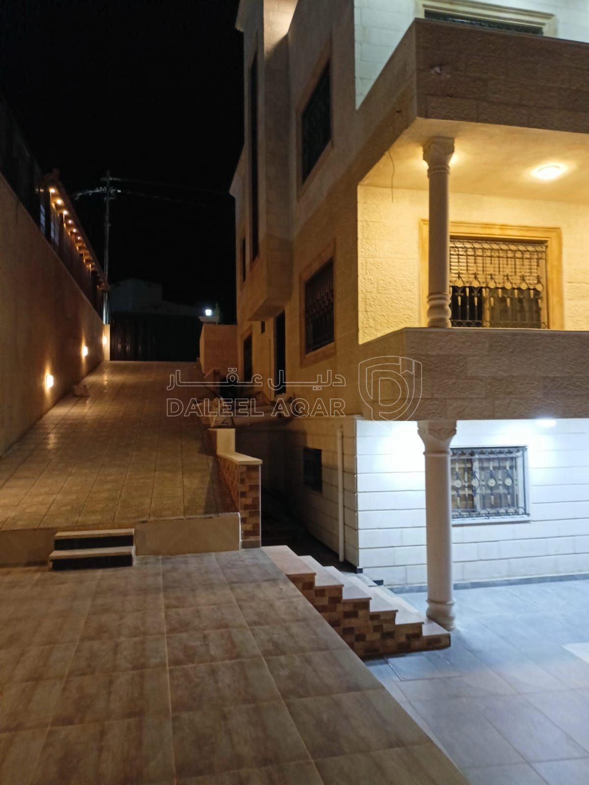 فيلا/منزل في ناعور - قرية العال والروضة - 275,600 دأ - صورة 1