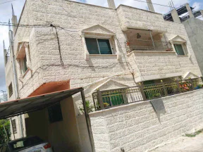 مبنى في اربد ايدون مقابل مسجد ايدون الكبير - 140,000 دأ - صورة NaN