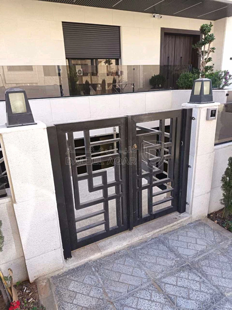 شقة في عمان أم أذينه إسكان رائد خلف  - 175,000 دأ - صورة 1