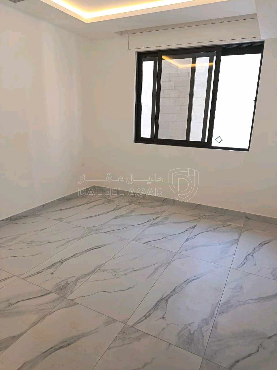 شقة في عمان أم أذينه إسكان رائد خلف  - 175,000 دأ - صورة 1