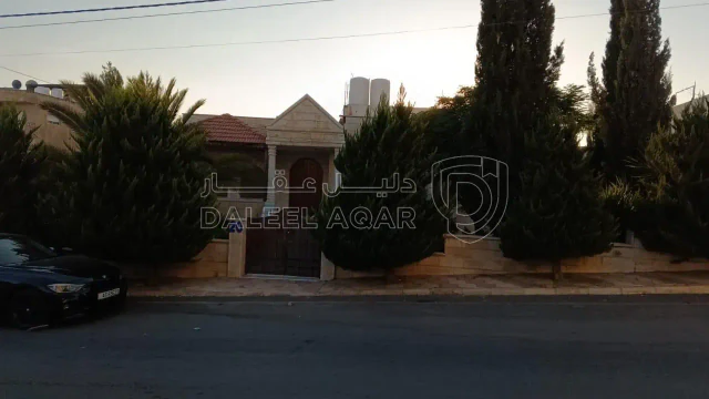 فيلا/منزل - فيلا للبيع في قرية النخيل  - 380000 دأ