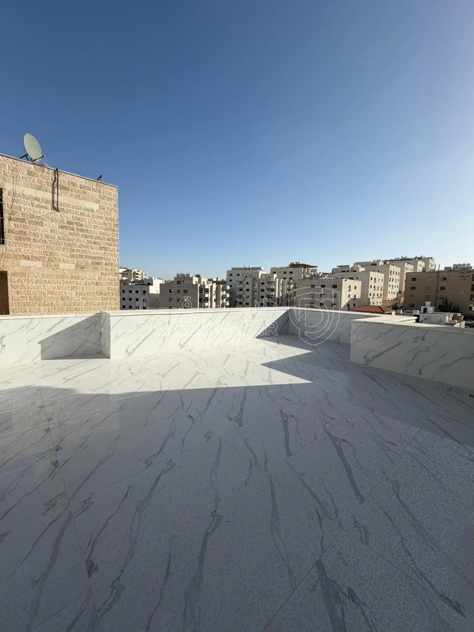 شقة في طبربور - قرب شارع الحج  - 95,000 دأ - صورة 1
