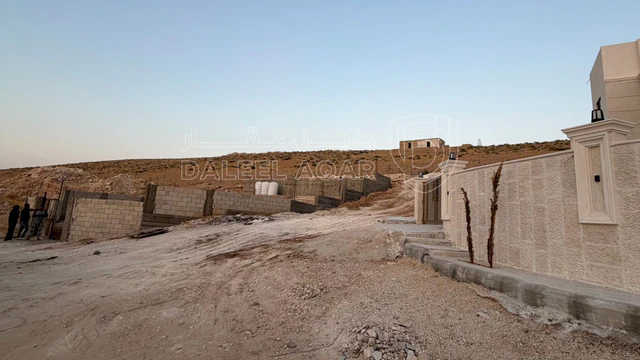 أرض في قريب ملعب الاحتراف - 35,000 دأ - صورة NaN
