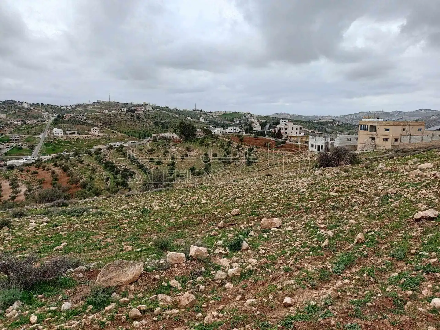 أرض في قطعة ارض مميزة جداً بانورامية رجم الشوف  - 58,000 دأ - صورة 1