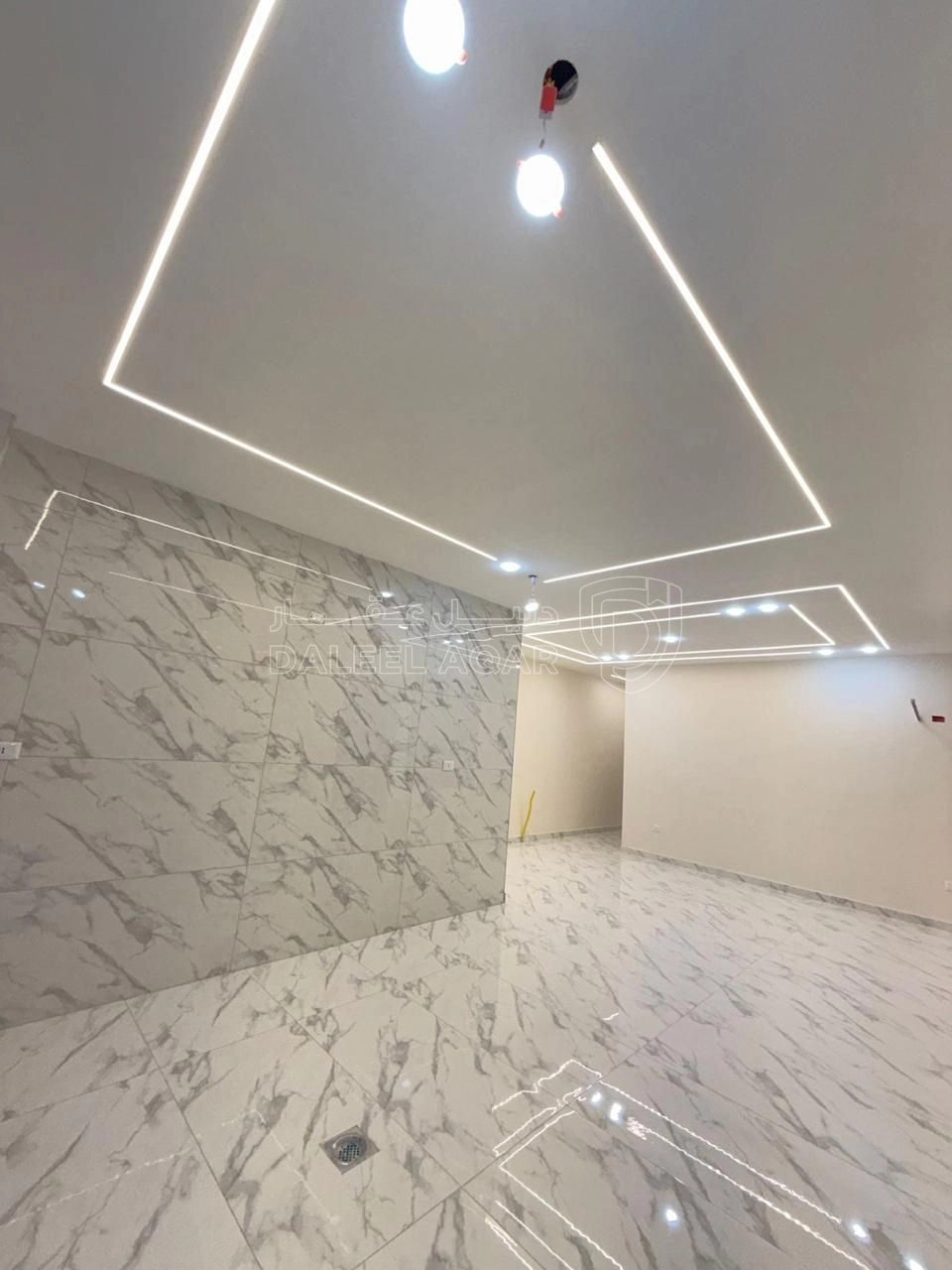 شقة في البنيات- حي المرعي- قرب مدارس الحصاد - 85,000 دأ - صورة 1