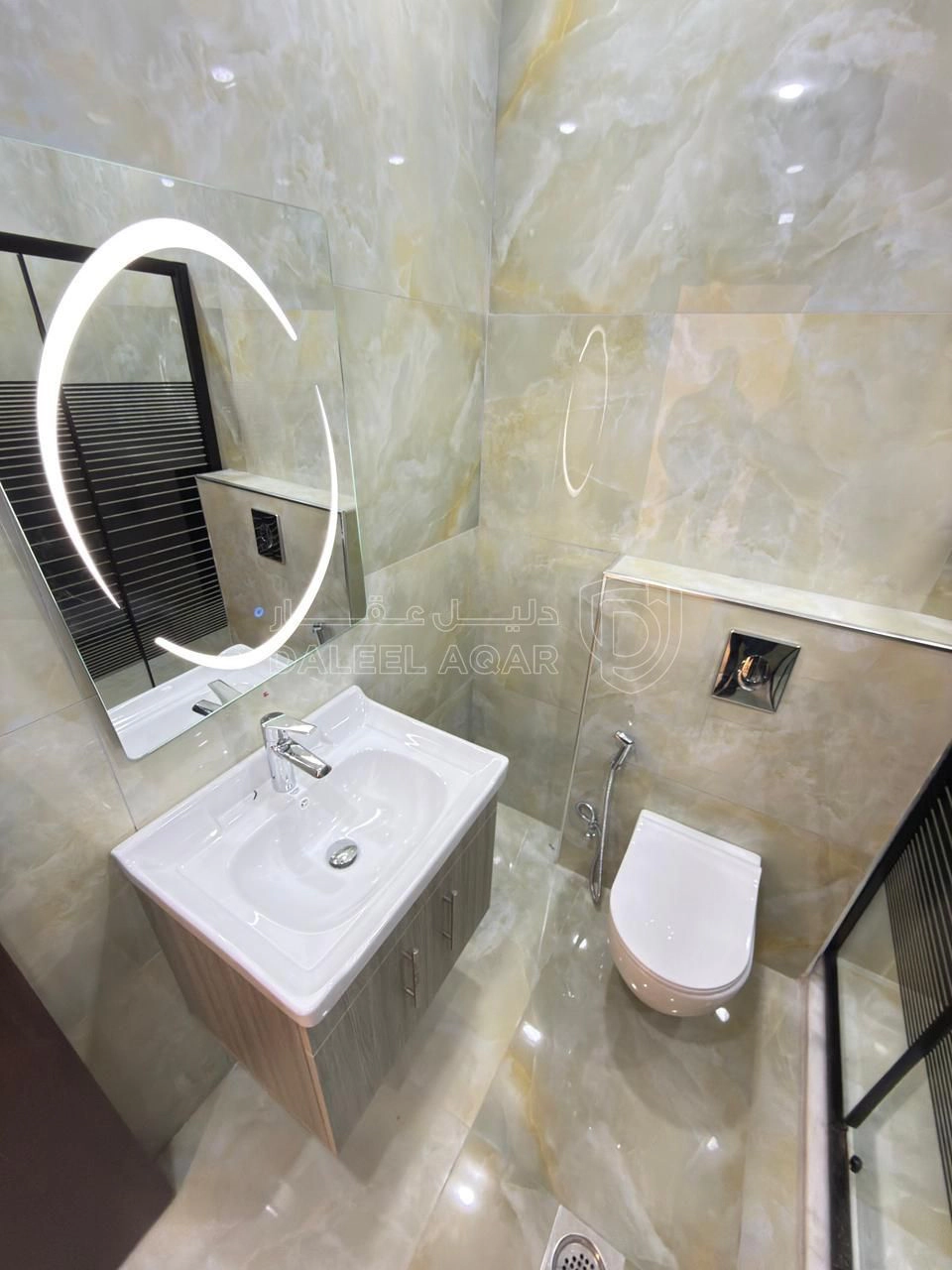 شقة في البنيات- حي المرعي- قرب مدارس الحصاد - 85,000 دأ - صورة 1