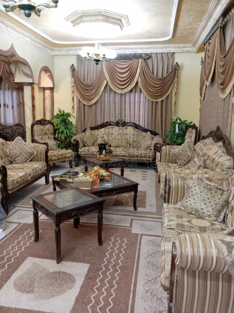 مبنى في السلط البقيع بعد مركز الصحي البقيع الشامل ب ٥٠م - 180,000 دأ - صورة 1