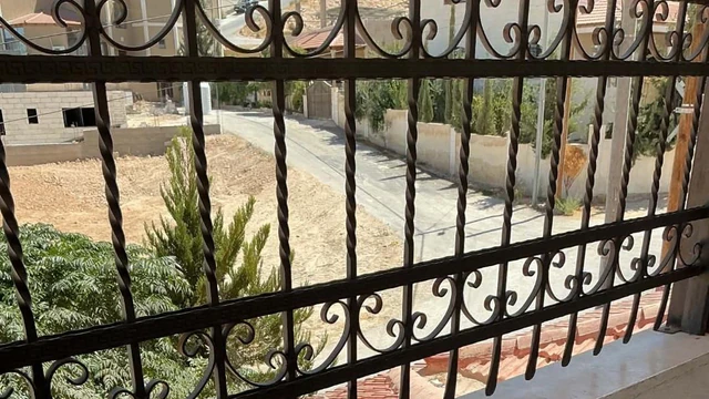 شقة في الزرقاء الجديدة شارع الوينك الكرامه  - 42,000 دأ - صورة NaN
