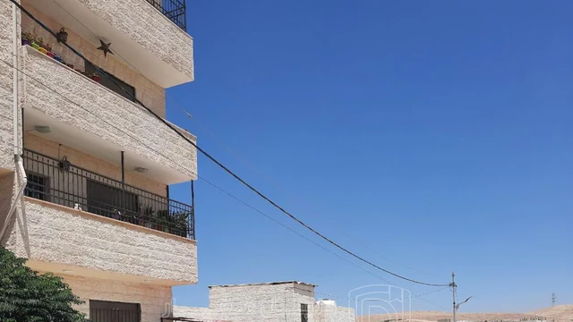 شقة في الزرقاء الجديدة شارع الوينك الكرامه  - 42,000 دأ - صورة NaN