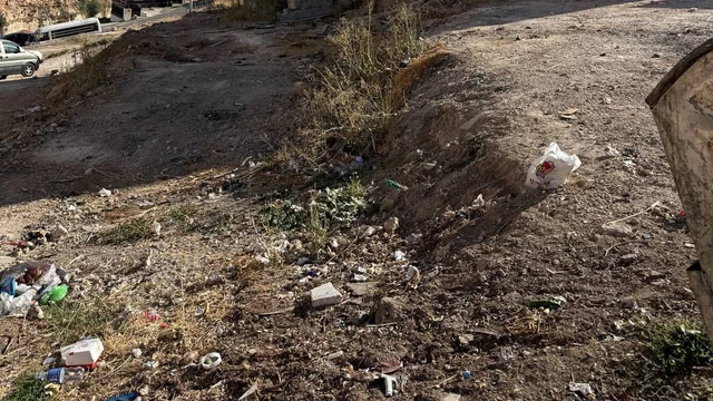 أرض في ارض للبيع في جبل الزهور على شارعين بسعر مغري  - 69,000 دأ - صورة NaN