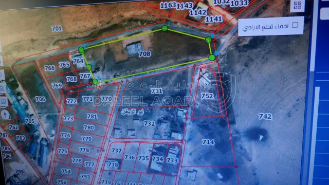 أرض - الزرقاء أبو الزيقان  - 18000 دأ