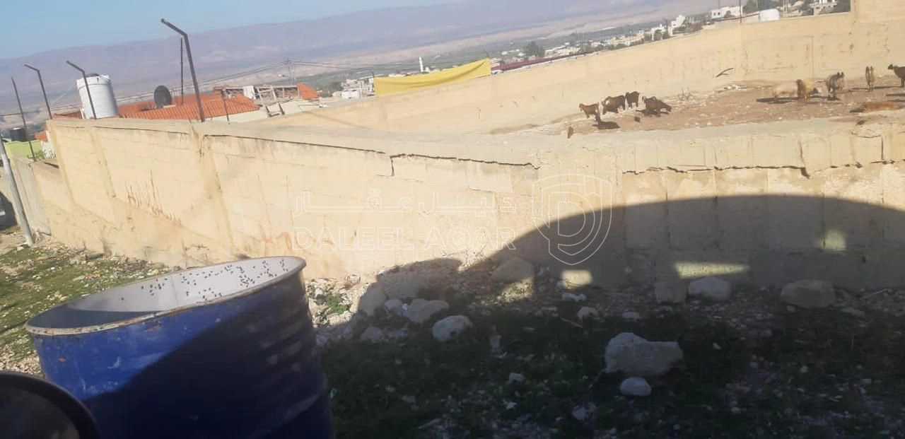 أرض في قرب مدرسة الخنساء للبنات  - 12,000 دأ - صورة 1