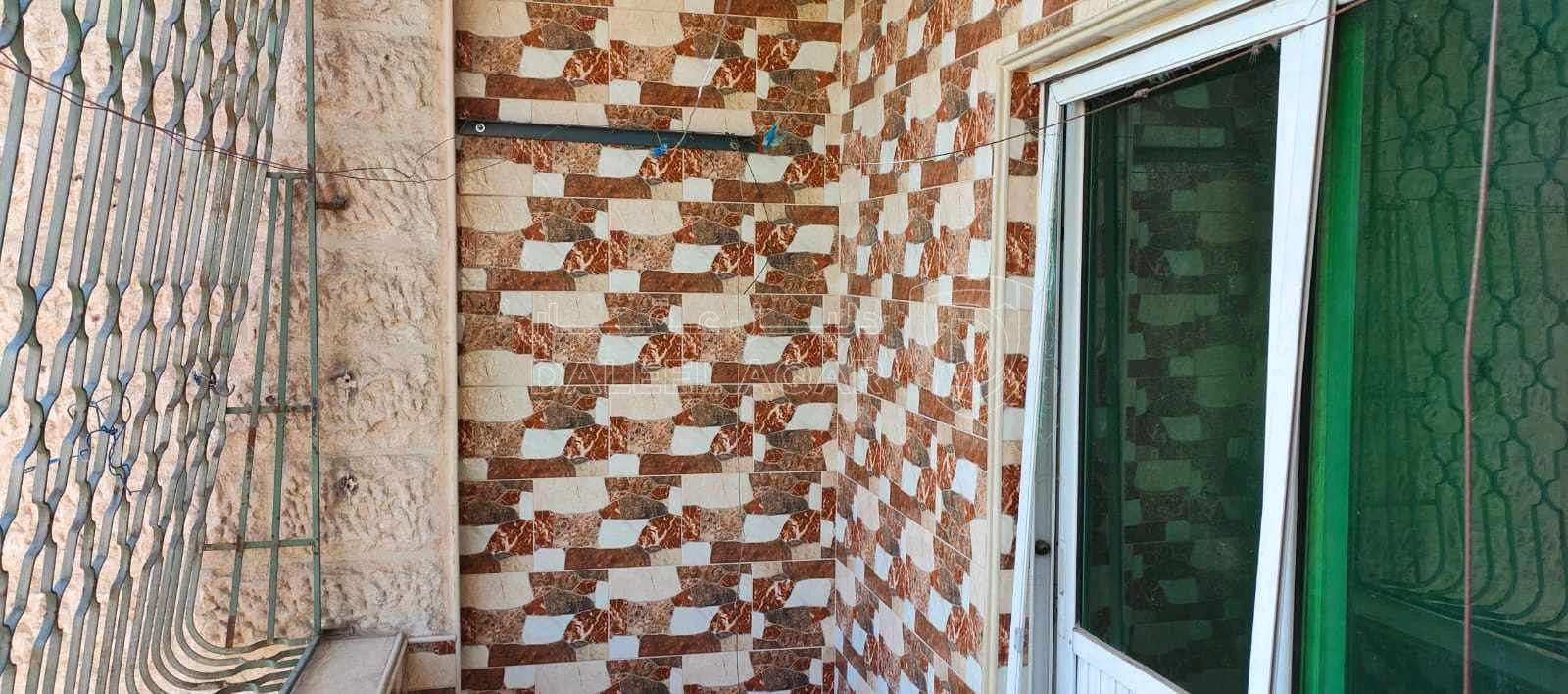 شقة في حي نزال بجوار الأحوال المدنية ومحمص الشعب  - 38,000 دأ - صورة 1